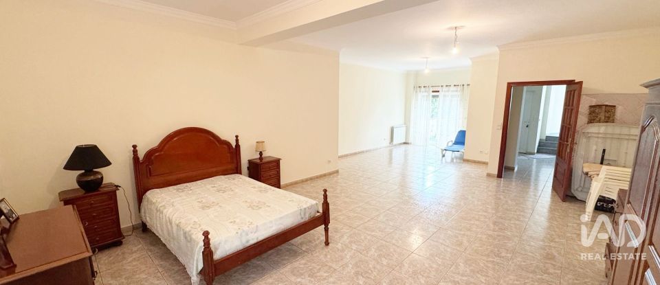 Moradia T3 em Vila e Roussas de 207 m²