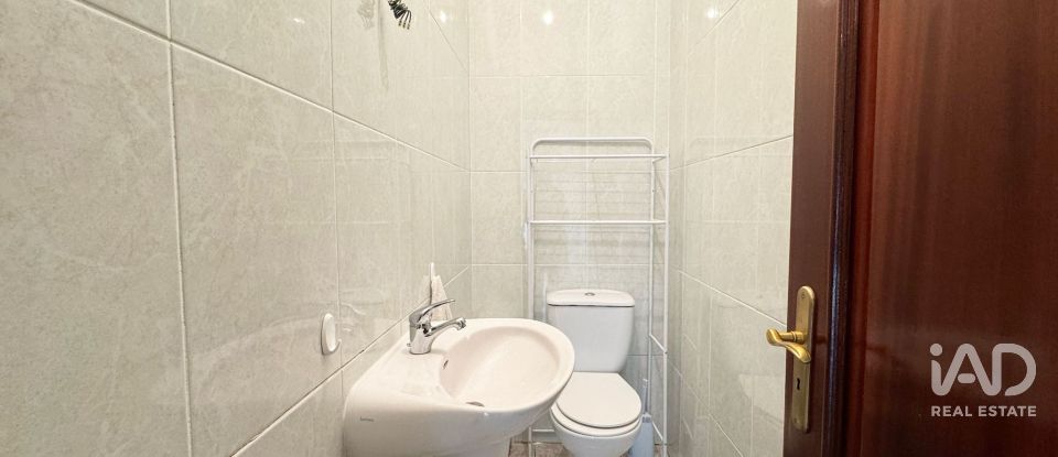 Moradia T3 em Vila e Roussas de 207 m²