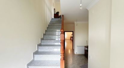 House T3 in Vila e Roussas of 207 m²