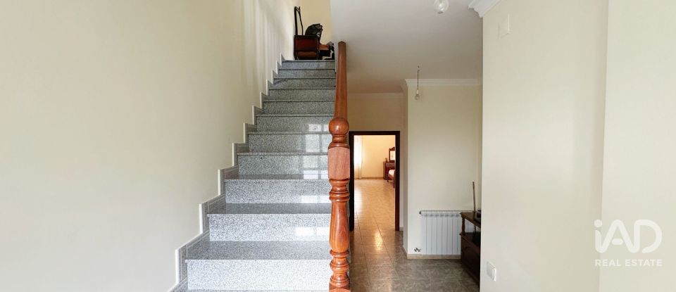 Moradia T3 em Vila e Roussas de 207 m²