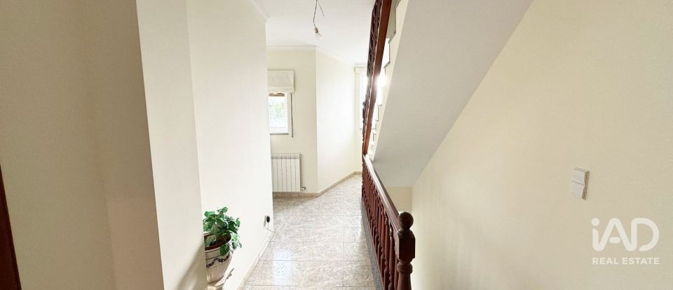 Moradia T3 em Vila e Roussas de 207 m²