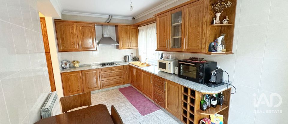 Moradia T3 em Vila e Roussas de 207 m²