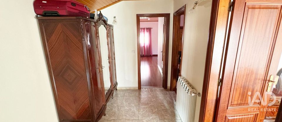 Moradia T3 em Vila e Roussas de 207 m²