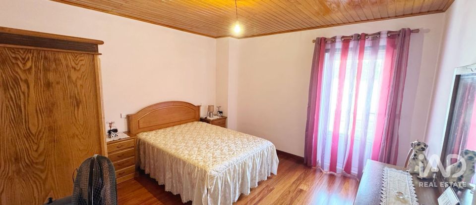 Moradia T3 em Vila e Roussas de 207 m²