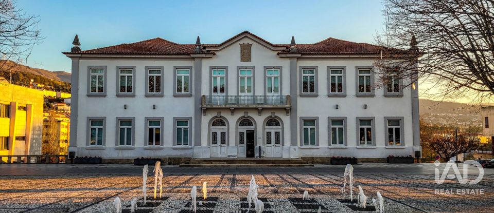 Moradia T3 em Vila e Roussas de 207 m²