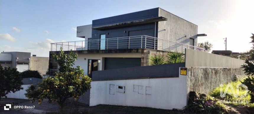 Moradia T3 em Louredo de 563 m²