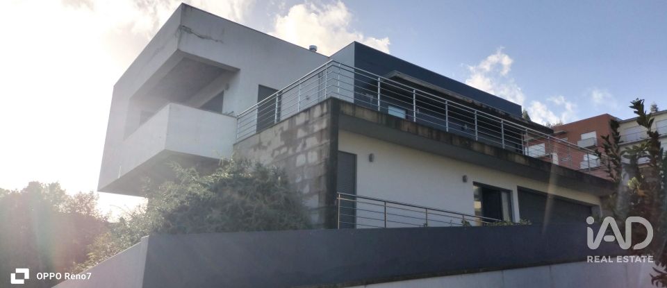 Moradia T3 em Louredo de 563 m²