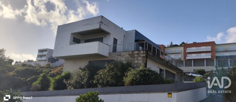 Moradia T3 em Louredo de 563 m²