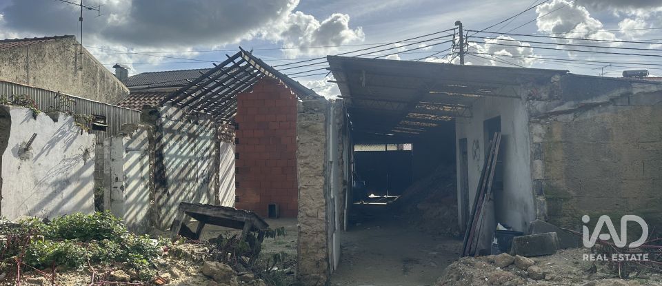 Moradia T2 em Oliveirinha de 143 m²