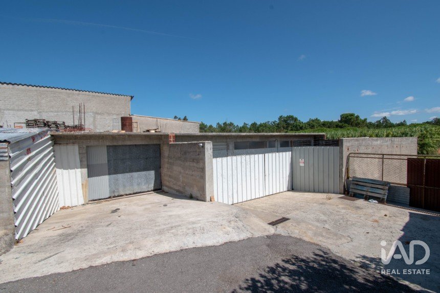 Terreno rústico em Marinha Grande de 700 m²