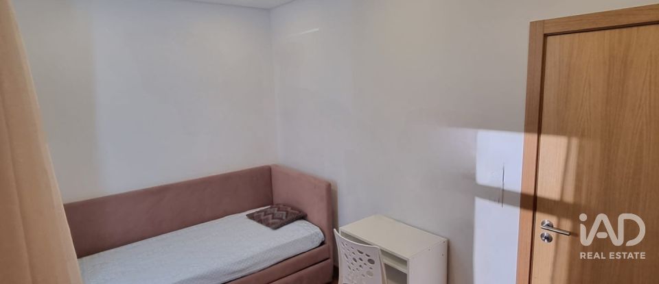 Moradia T4 em Castêlo Da Maia de 265 m²