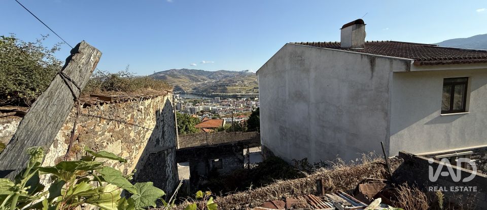 Terreno misto em Peso da Régua e Godim de 525 m²