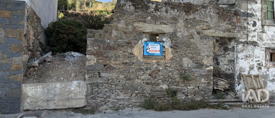 Terreno misto em Peso da Régua e Godim de 525 m²