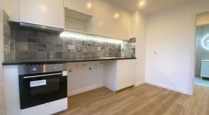 Appartement T1 à Santo António dos Cavaleiros e Frielas de 54 m²