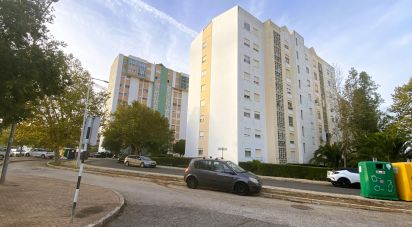 Appartement T1 à Santo António dos Cavaleiros e Frielas de 54 m²