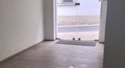 Boutique/Local commercial à Torres Novas (Santa Maria, Salvador e Santiago) de 215 m²