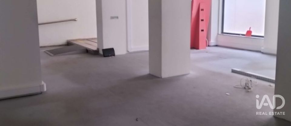 Loja / Estabelecimento Comercial em Torres Novas (Santa Maria, Salvador e Santiago) de 215 m²