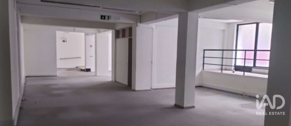 Loja / Estabelecimento Comercial em Torres Novas (Santa Maria, Salvador e Santiago) de 215 m²