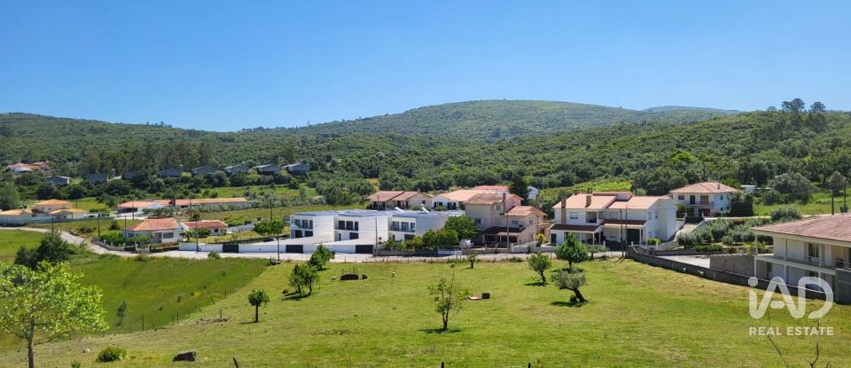 Terreno em Porto de Mós - São João Baptista e São Pedro de 2 800 m²