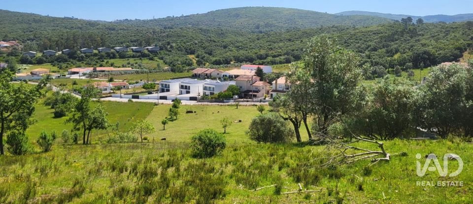 Terreno em Porto de Mós - São João Baptista e São Pedro de 2 800 m²