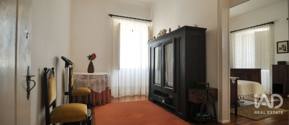 Moradia T8 em Turcifal de 215 m²