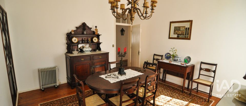 Moradia T8 em Turcifal de 215 m²