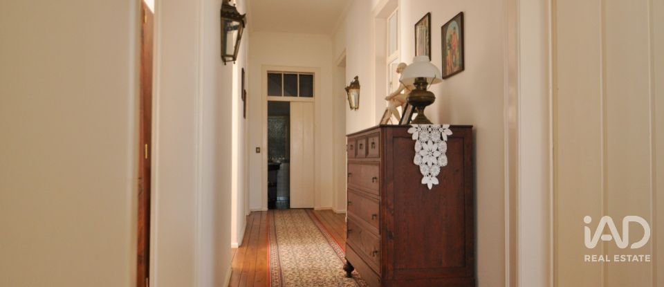 Moradia T8 em Turcifal de 215 m²