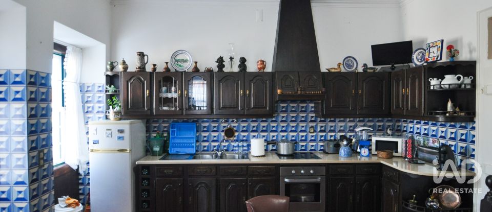 Moradia T8 em Turcifal de 215 m²