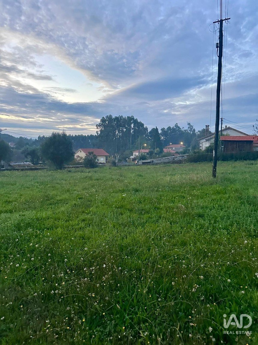 Terreno rústico em Fornelos e Queijada de 1 400 m²