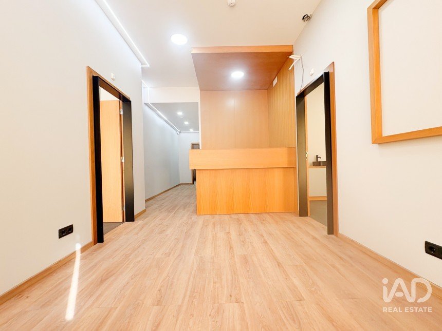 Loja / Estabelecimento Comercial em Parque das Nações de 185 m²