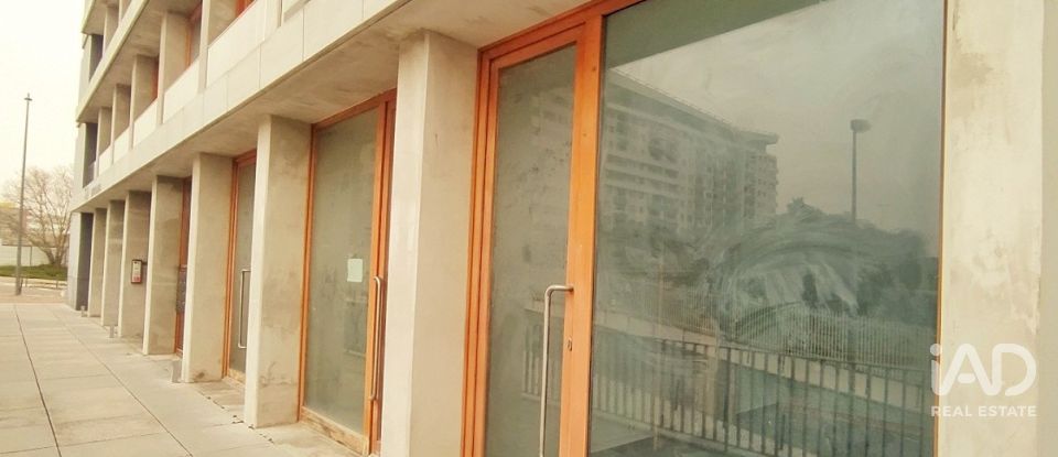 Loja / Estabelecimento Comercial em Parque das Nações de 185 m²