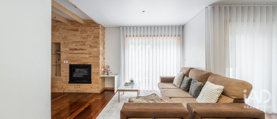 Casa / moradia T3 em Lobão, Gião, Louredo e Guisande de 192 m²