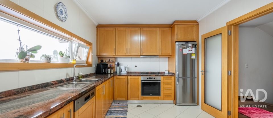 Casa / moradia T3 em Lobão, Gião, Louredo e Guisande de 192 m²