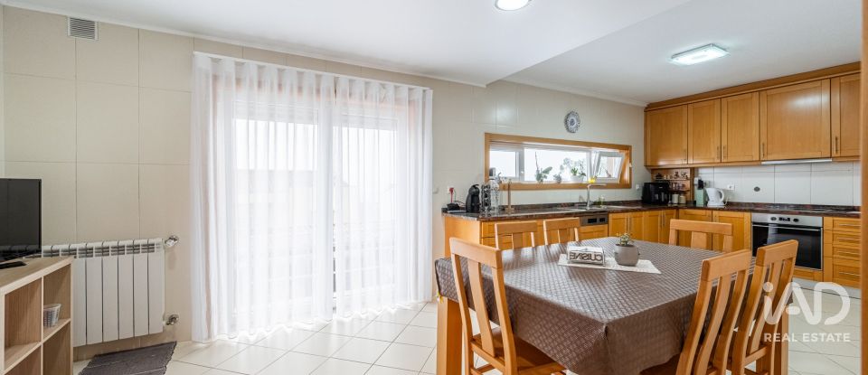 Casa / moradia T3 em Lobão, Gião, Louredo e Guisande de 192 m²
