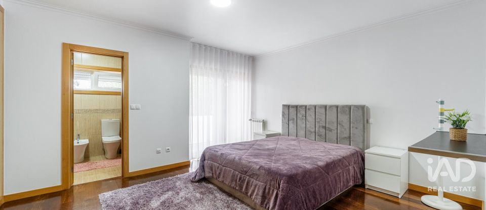 Casa / moradia T3 em Lobão, Gião, Louredo e Guisande de 192 m²