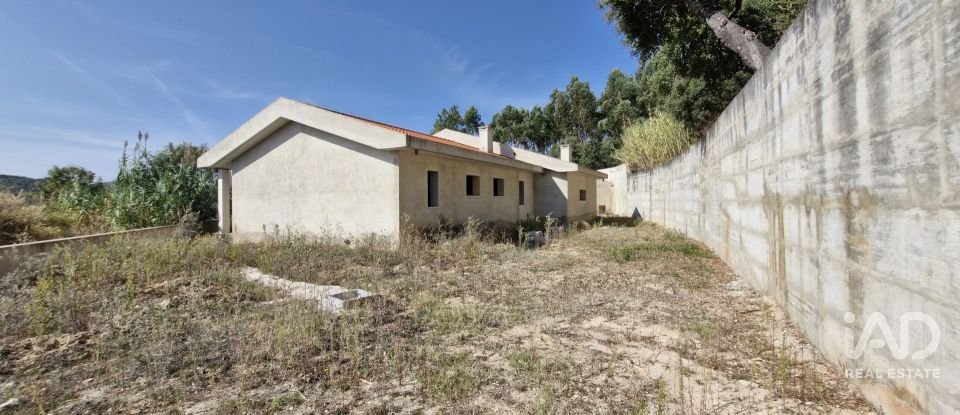 Moradia T3 em Rio Maior de 209 m²