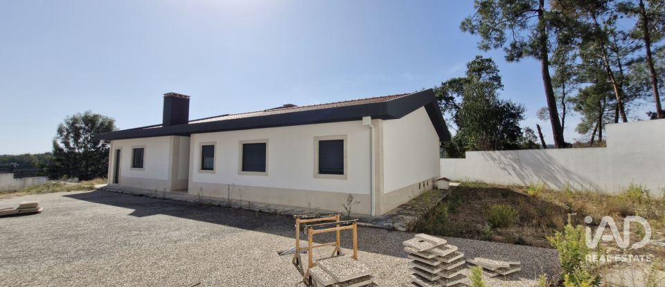 Moradia T4 em Rio Maior de 218 m²