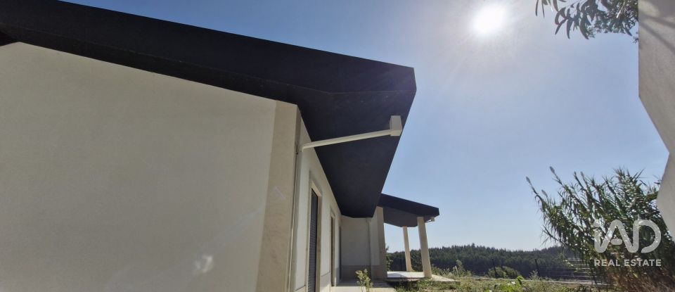 Moradia T4 em Rio Maior de 218 m²