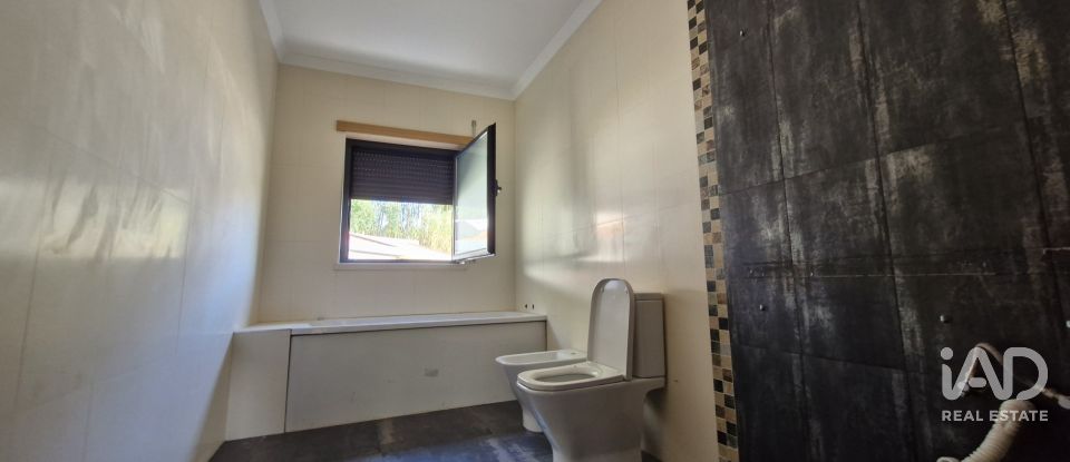 Moradia T4 em Rio Maior de 218 m²