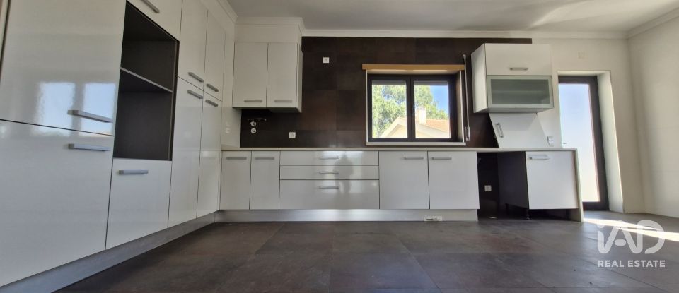 Moradia T4 em Rio Maior de 218 m²