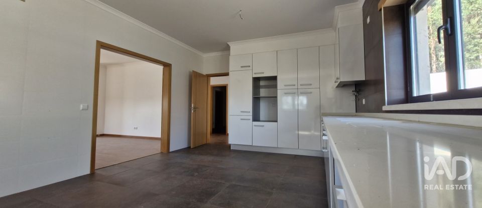 Moradia T4 em Rio Maior de 218 m²