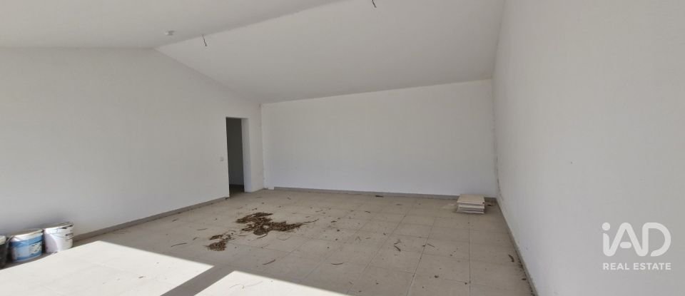 Moradia T4 em Rio Maior de 218 m²