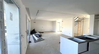 Corner home T4 in Charneca De Caparica E Sobreda of 142 m²