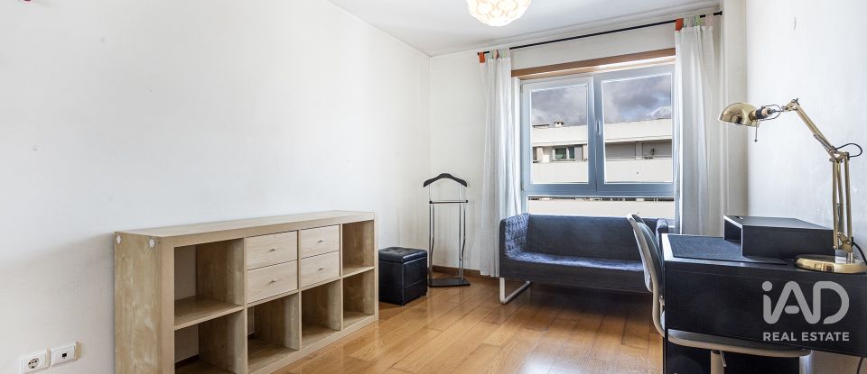 Apartamento T2 em Lumiar de 81 m²