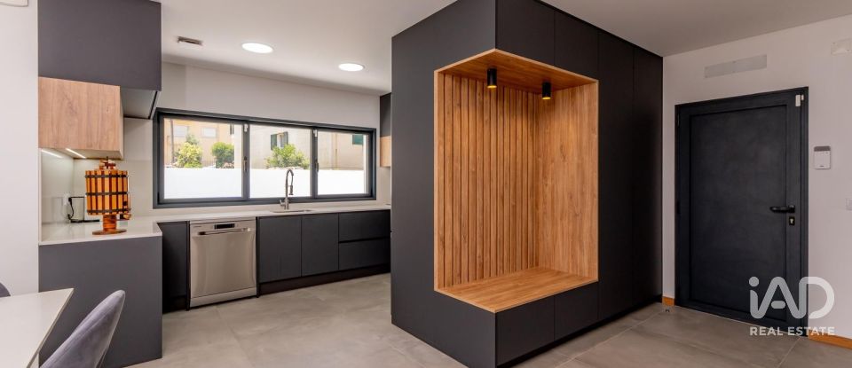 Moradia T3 em Silveira de 253 m²