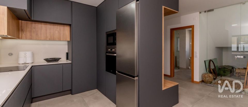 Moradia T3 em Silveira de 253 m²