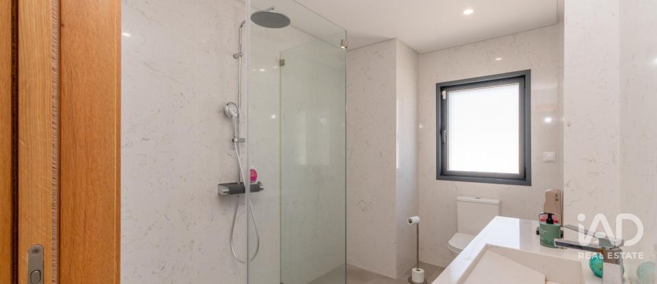 Moradia T3 em Silveira de 253 m²