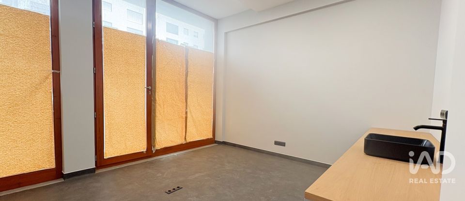 Boutique/Local commercial à Parque das Nações de 185 m²