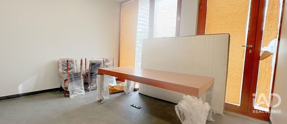 Boutique/Local commercial à Parque das Nações de 185 m²