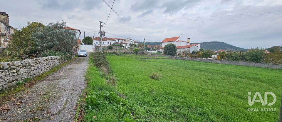 Terreno urbano em São Miguel, Santa Eufémia e Rabaçal de 1 408 m²